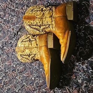 Girls (not toddlers) Ariat Size 3 Boots